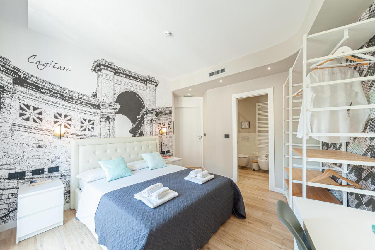 Eleonore Elegant Room Suite Cagliari Bagian luar foto